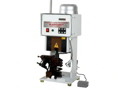 Automaattinen liittimen puristuskone 2000 kg iskunvoimalla WPM-2000S