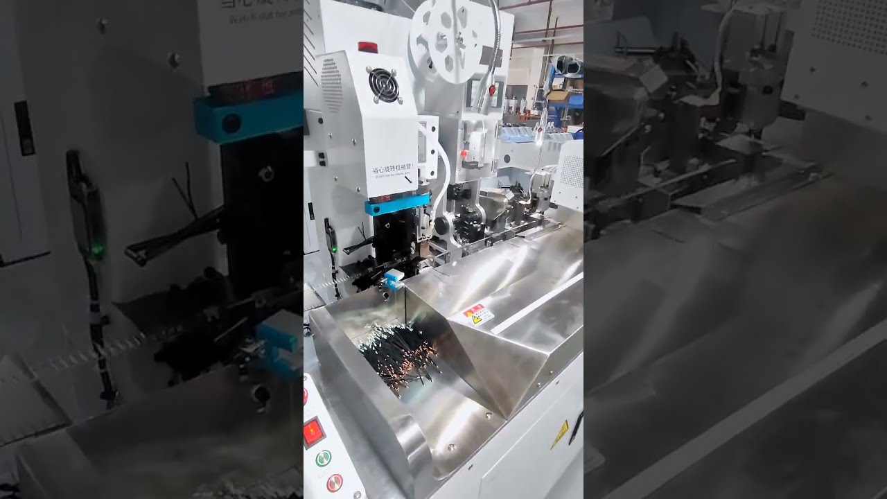 Pienikokoinen sateenjohtimen tinaus- ja liitinpuristuskone