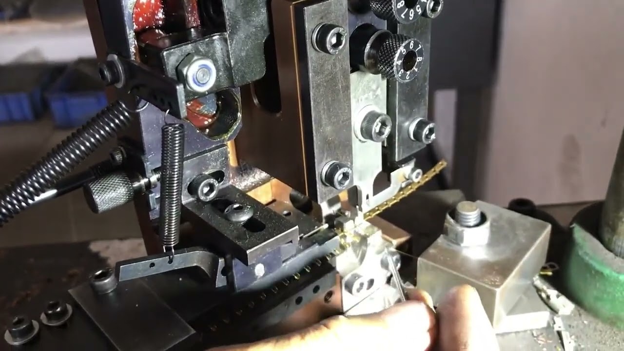 Gold Pin Mold Crimping Communication Terminals Real Shot Video Equipment